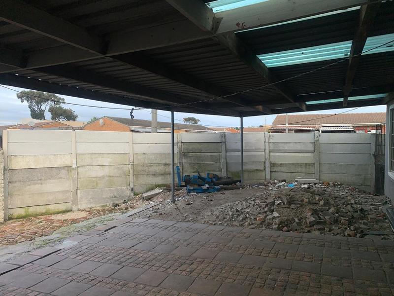 4 Bedroom Property for Sale in Lentegeur Western Cape